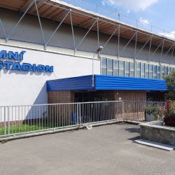 Zimní stadion Rokycany připravuje led, v pondělí vstupuje do 50. sezony