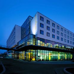Plzeň chce zrušit místní poplatek z pobytu a plátcům poskytnout dar