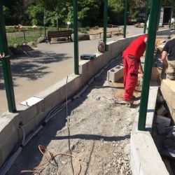 Oplocení nového výběhu pro tučňáky ZOO Plzeň