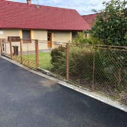  Plaňkové oplocení zahrady Volduchy