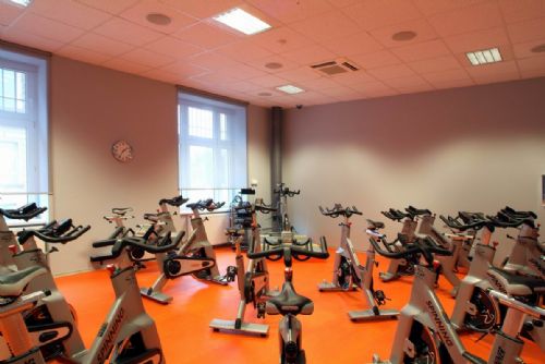 Obrázek - Máte dost přeplněných fitness v Plzni? Přijďte si zacvičit do Husovky!