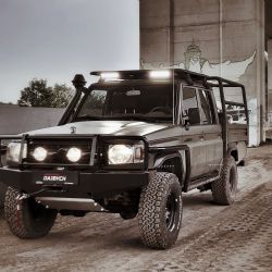 LOVECKÝ LAND CRUISER 79