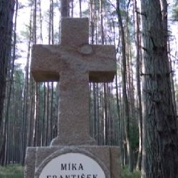 PLZEŇSKÁ 1: Bolevečtí rodáci obnovili další památné místo