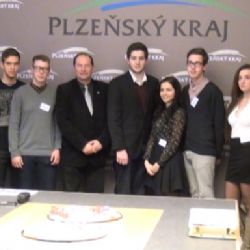 Úspěšní studenti si ze soutěže odnesli nový tablet - video