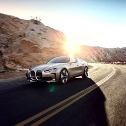 BMW Concept i4. Udávejte tempo stylově