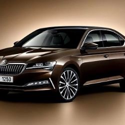 Inovovaná ŠKODA SUPERB přijíždí na český trh