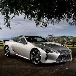 LEXUS odhaluje kupé LP, model 2021