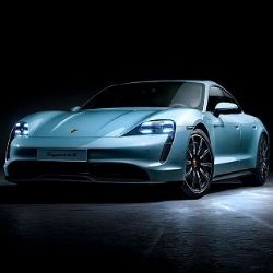 Porsche rozšiřuje modelovou řadu elektrického sportovního vozu o provedení Taycan 4S