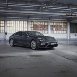 Porsche uvádí nová provedení modelu Panamera o výkonu až 700 PS