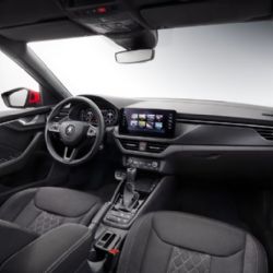 ŠKODA KAMIQ: První pohled do interiéru nového městského SUV