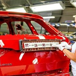 ŠKODA zahájila sériovou výrobu své přepracované vlajkové lodi SUPERB