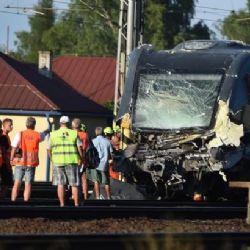 160 přes přejezd je sice méně bezpečné, ale levnější