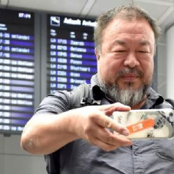 Aj Wej-wej se chystá do Prahy, Londýn mu omezil vízum