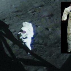 Armstrongův skafandr se rozpadá - přispějte na opravu