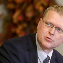 Bělobrádkova poklona odsunutým Němcům zvedla komunisty ze židle