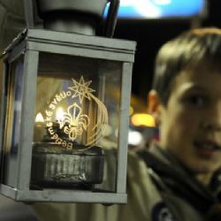 
Betlémské světlo už hoří napříč republikou
