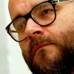 Biolog Komárek: Civilizace nám nasadila chomout z plyše, jsme její otroci