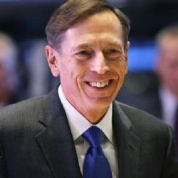 Bývalý šef CIA se dohodl s obžalobou, vyhne se soudním tahanicím