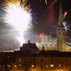 Češi se připravují na Silvestr, ohně nad městy vykvetou i na Nový rok