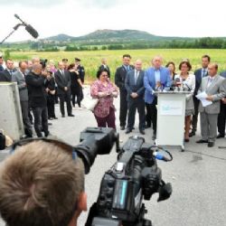 Česko a Rakousko posílí kvůli migrantům policejní hlídky na hranicích