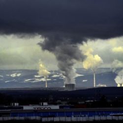 Česko snižuje emise s předstihem, aktivisté přesto chtějí antifosilní zákon