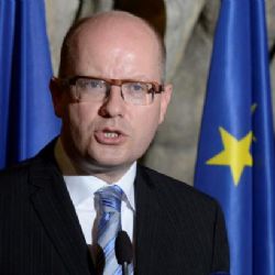 Česko svolá mimořádný summit Visegrádu. Chce řešit migrační krizi
