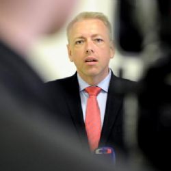 Chovanec: Kauza kolem České pošty je závažná, řeší ji i tajná služba
