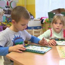 Čtyřleté děti budou mít od roku 2017 nárok na místo ve školce