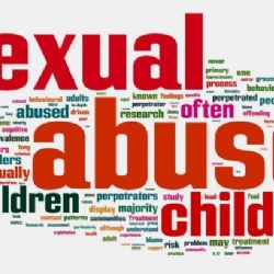 Do britských pedofilních skandálů je zapleteno přes 260 celebrit