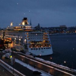 Do restaurace v centru Stockholmu někdo vhodil výbušninu