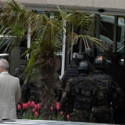 Drama v Istanbulu: Ozbrojenci drží státního zástupce jako rukojmí