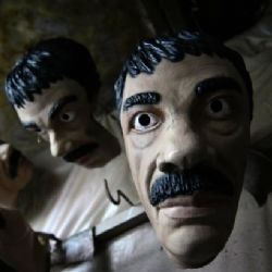 Drogový boss „Prcek“ Guzmán si při těsném úniku mexické policii poranil tvář