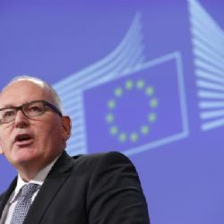 Eurokomisař zpochybnil právo většiny migrantů na azyl