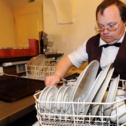 Firmy zaměstnají lidi po vězení nebo s handicapem, teď mají šanci na dotaci