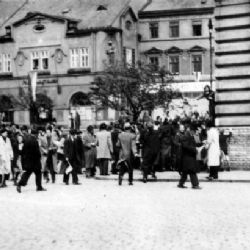 Frank chtěl protesty utopit v moři krve, český národ přesto povstal