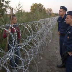 Hráz proti migrantům: Maďarsko dokončilo stavbu plotu na 175kilometrové hranici se Srbskem