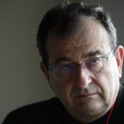 Höschl: Informace začínají mít stejnou váhu bez ohledu na pravdivost