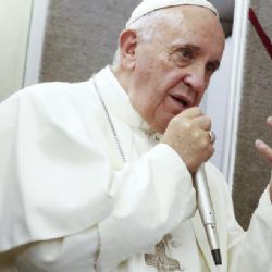 K rozvedeným chce církev být vstřícnější, ke gayům nikoli