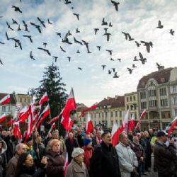 Kontroverzní zákon o ústavním soudu schválil i polský prezident