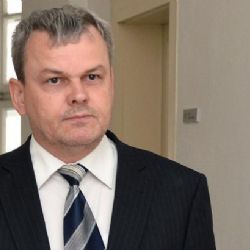 Koval dostal za korupci tříletý trest, vinu odmítá