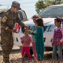 Kurdské oddíly se přiblížily k sídlu radikálů v Rakká