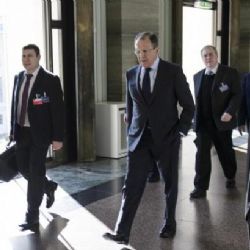 Kyjev musí zrušit embargo a zajistit práva Donbasu, řekl Lavrov