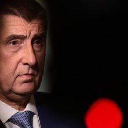 „Lex Babiš“ míří po bouřlivé debatě do finále. Protesty ANO nepomohly