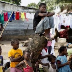Libérie ruší noční zákaz vycházení, ebola prý znovu oslabuje