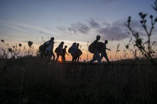 Foto: Maďarsko zvažuje nasazení armády u hranic
