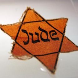 Mark Podwal nechal nahlédnout do dějin antisemitismu – od moru po holocaust
