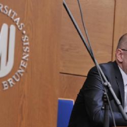 Masarykova univerzita pomůže běžencům, spolu se státem i dobrovolníky