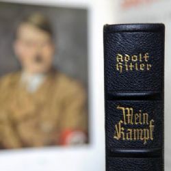 Mein Kampf už není „mein“. Autorská práva na Hitlerův spis vypršela
