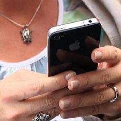 Méně SMS i hovorů, naopak objem dat na Štědrý den vzrostl v desítkách procent