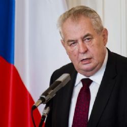 Miloš Zeman má jít svědčit k soudu – jde o odměny v kauze Lidového domu
